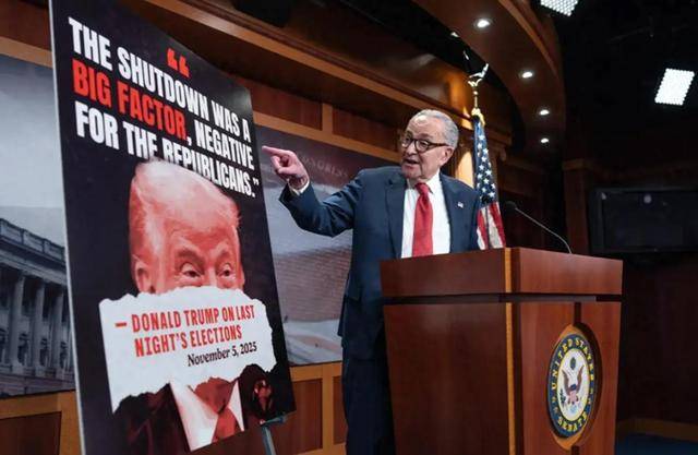 美军抓走马杜罗，24小时内解放军全军演训，特朗普“后院起火”