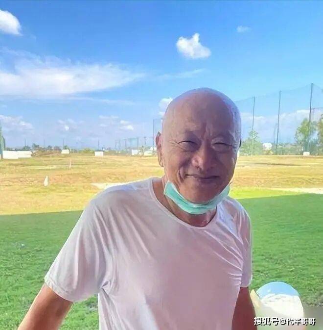 81岁凌峰近况曝光！隐居泰国，妻女失联，一个人孤苦伶仃生活