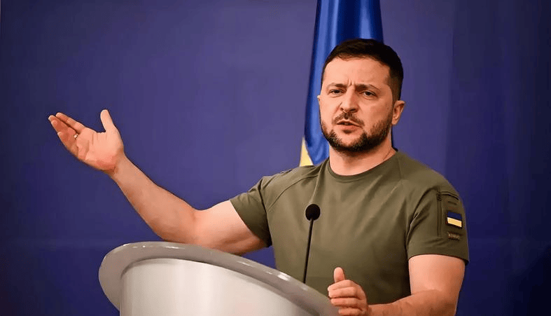 呼吁美军抓普京，泽连斯基话音刚落就“失联”近48小时，后方基地被炸成火海