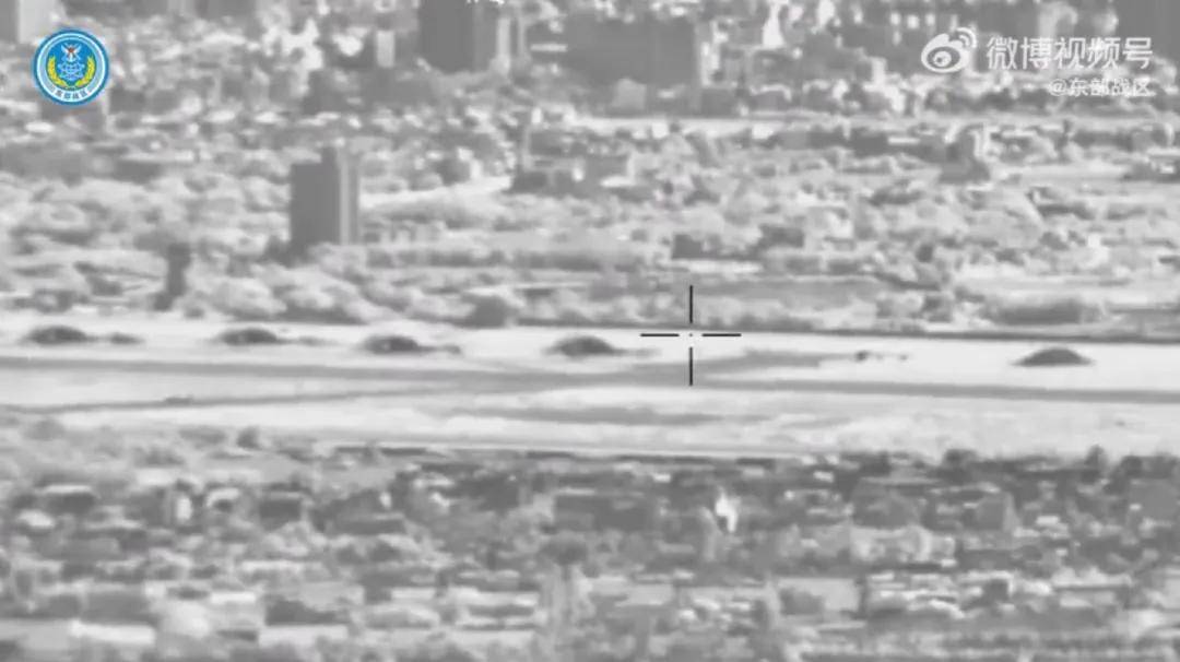 台北101大厦清晰可见!歼-20飞临台湾对方毫无反应:什么时候来的?