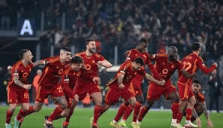 足球直播-NBA直播_英超_世界杯体育【超清在线观看】星空视角中的曼联新帅抉择与长期规划