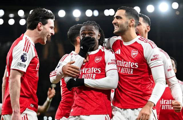 英超联赛免费高清直播+实时赛程+积分预测（2025赛季全覆盖）英超23亿豪门大战凌晨点燃！阿森纳主场欲连胜8场甩开曼城8分