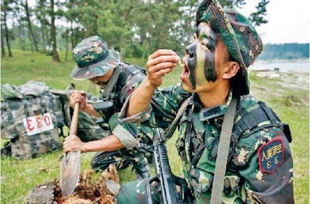 特种兵在野外作战，吃的啥？看看“菜单”，你吃得下去吗？