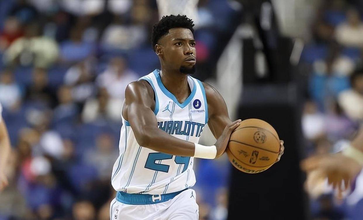 NBA职业联赛中文官网__实时赛程比分+球队资讯这是NBA吗？黄蜂150-95大胜爵士队！55分差距啊