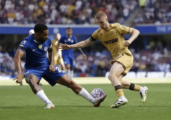 “英超积分战进入开云胶着阶段：胜利不再只靠