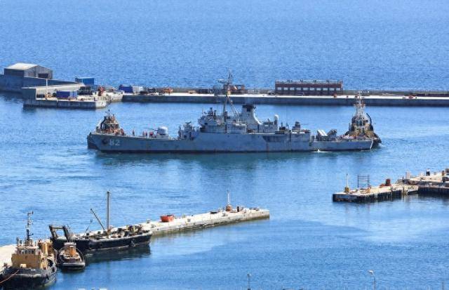 军舰已经抵达，南非却当着中俄军队的面，对伊朗下了“逐客令”