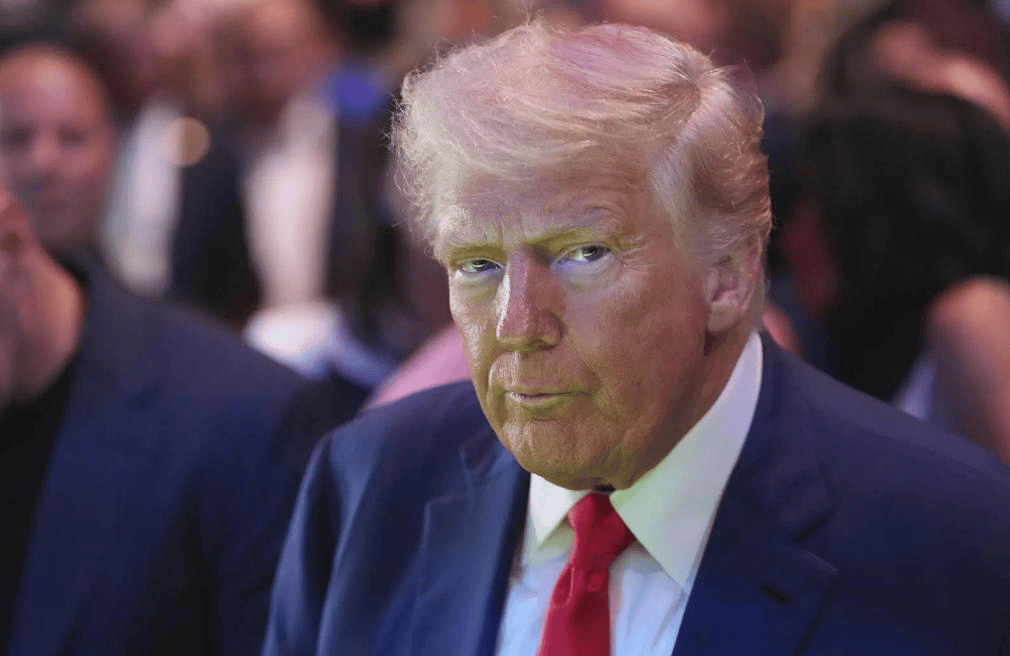 军演还没落幕，伊朗舰队临时退出，中方回了13字，对美叫停三件事