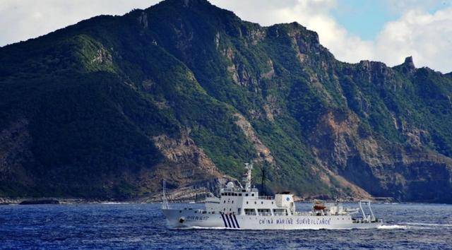 头号帮手到位！高市发信号，日本要强登钓鱼岛，中国海警带炮守疆