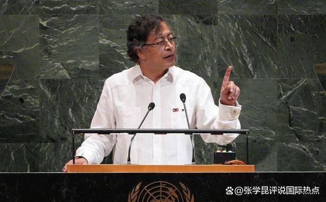 和特朗普对骂一年，这国元首突然怂了，相比马杜罗，他要自己上门