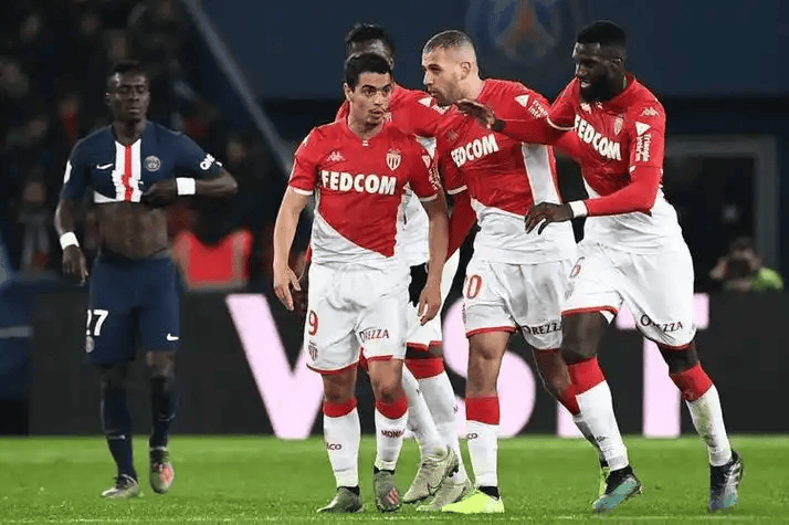 英超联赛免费高清直播+实时赛程+积分预测（2025赛季全覆盖）周三005 欧冠：主场底蕴VS黑马韧性！切尔西迎战帕福斯伤病隐患与定位球成关键