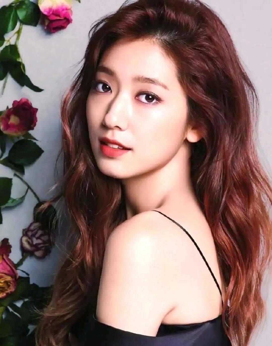 35岁朴信惠撞脸马伊琍贾静雯！网友感叹国民初恋老了好多