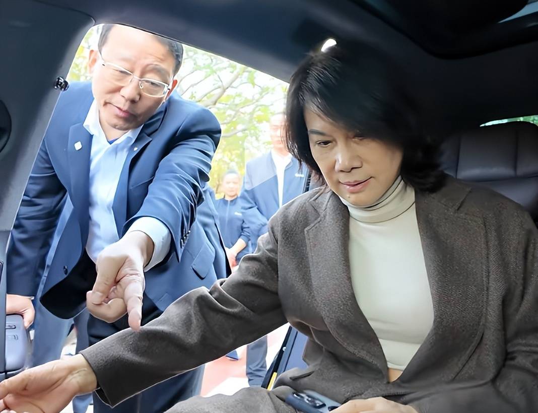 董小姐的玩笑,可能已刻在冯兴亚的心里