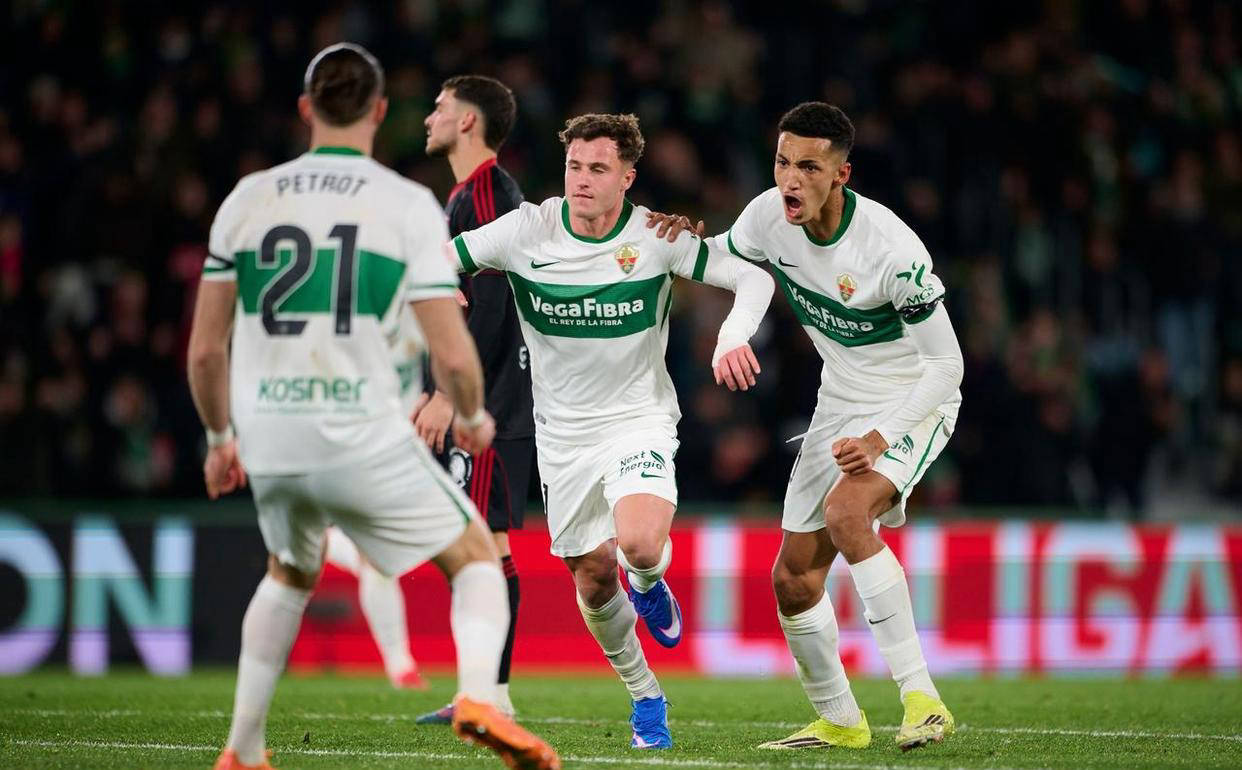 西甲积分榜更新：塞维利亚连追两球2-2扳平埃尔西甲联赛免费高清直播＋实时赛程积分榜＋竞彩预测全覆盖（2025赛季）切