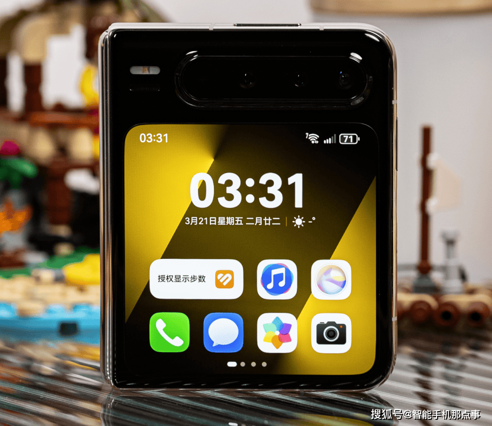 原创 华为神秘新机曝光:白绿橘蓝黑五色可选,或为全球首款折叠平板!