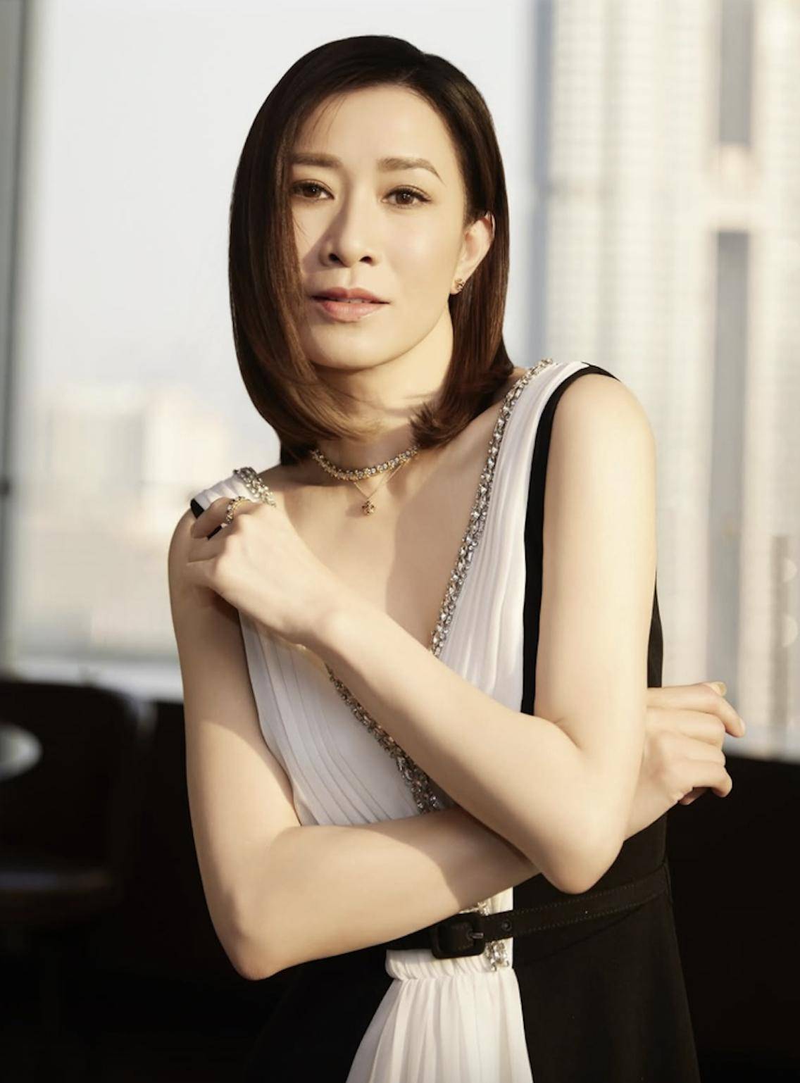 佘诗曼自称生娃可能性较低,羡慕闺蜜有美满家庭,财产留母亲兄弟