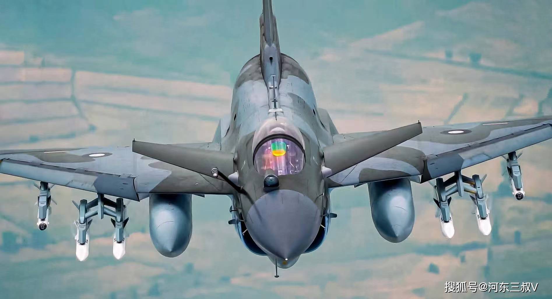 歼10现身印度阅兵式,还没有起飞,就被导弹炸毁在机库