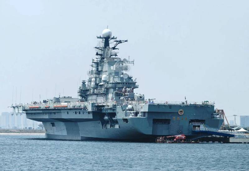 苏联建了9艘航母,如今俄罗斯只剩一艘,其他的呢?有3艘在中国