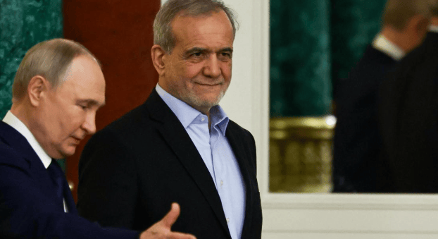 特朗普重兵压境伊朗，普京通告全球：敢动就出手！中方也有所动作