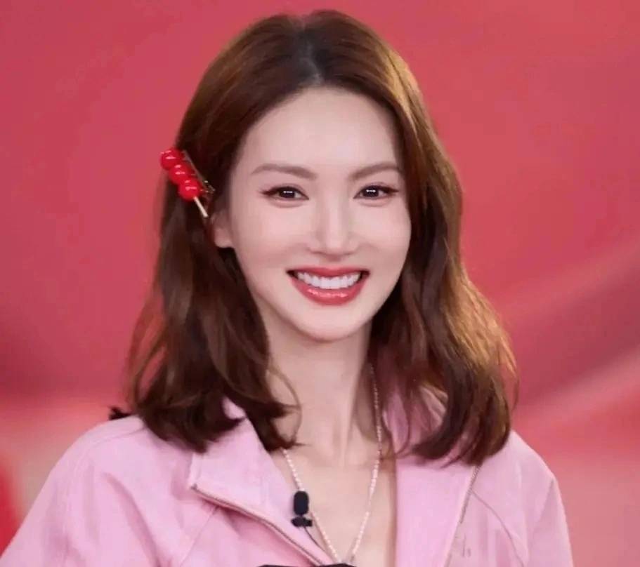 金晨肇事逃逸现场曝光!女助理顶包画面被拍,和狗仔讨价还价没谈拢,没有任何公关机会了!!