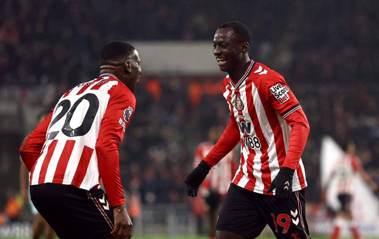 英超最新积分榜揭晓：桑德兰3-0大胜曼联争夺欧英超联赛免费高清直播+实时赛程+积分预测（2025赛季全覆盖）冠席位占据主动