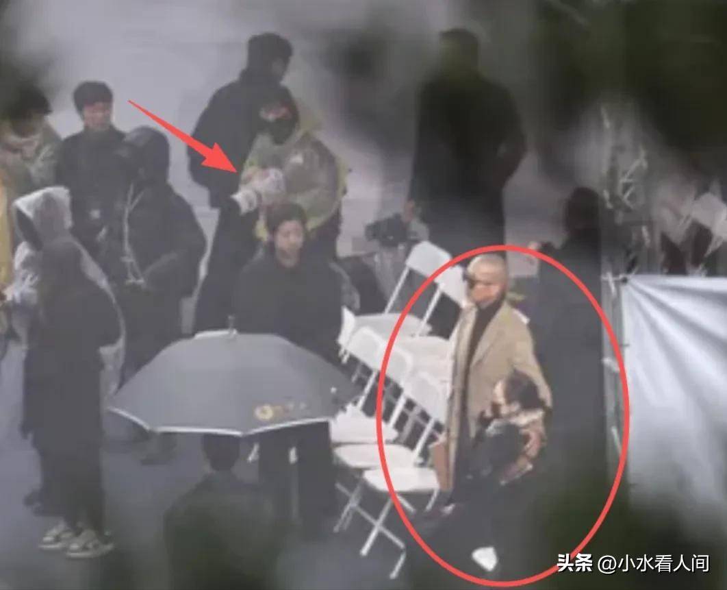 汪小菲带女儿散心，小玥儿眼睛哭红太心疼，韩媒曝大S死因不简单