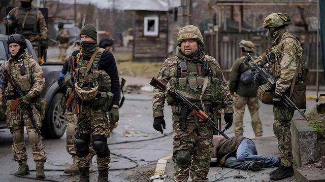 泽连斯基发出狠话，要求每月干掉5万俄军，话音刚落，俄军70枚导弹空袭基辅！