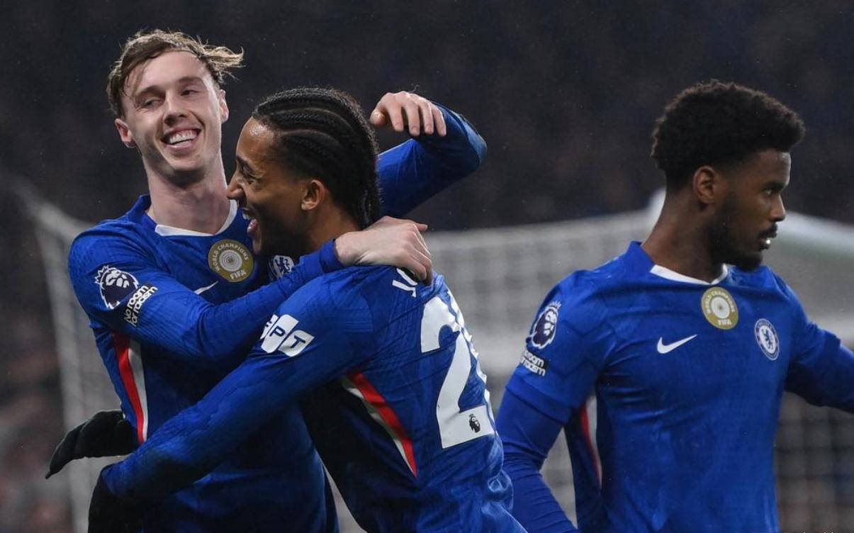 英格兰足球超级联赛英超最新积分战报：切尔西曼联意外失分热刺连败跌至第16名