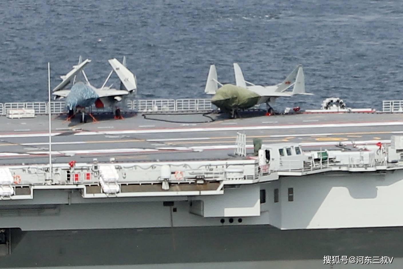 山东舰新画面，甲板涂层重新划线，歼35可能要上舰了