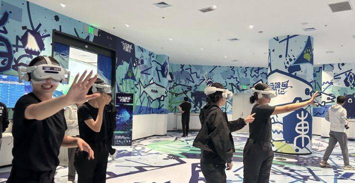 bw必威西汉姆联官网-利用AR与VR创造身临其境的主题公园体验