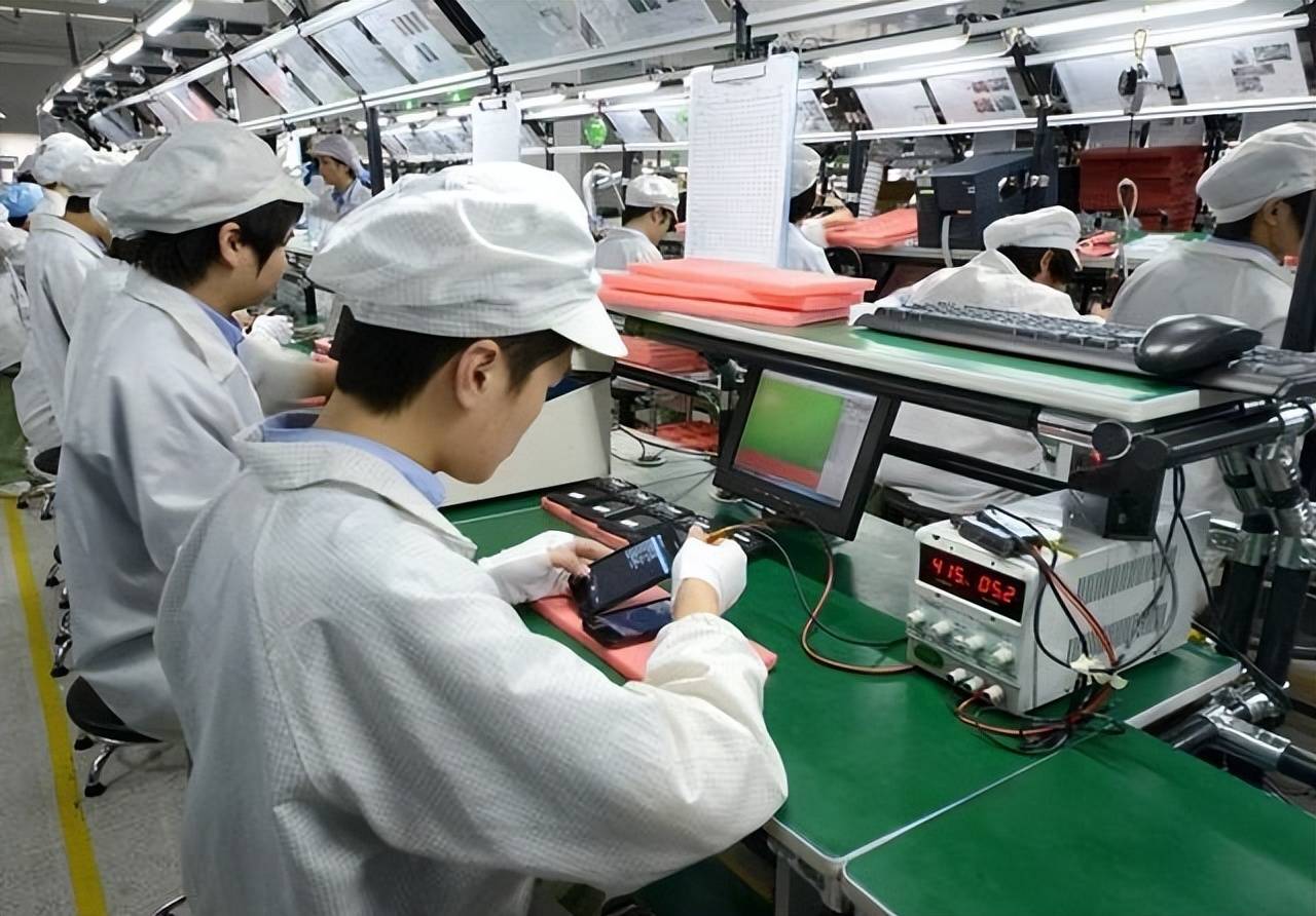 原创             为何俄罗斯不担心芯片、光刻机断供？除了中国，其他国家都不担心