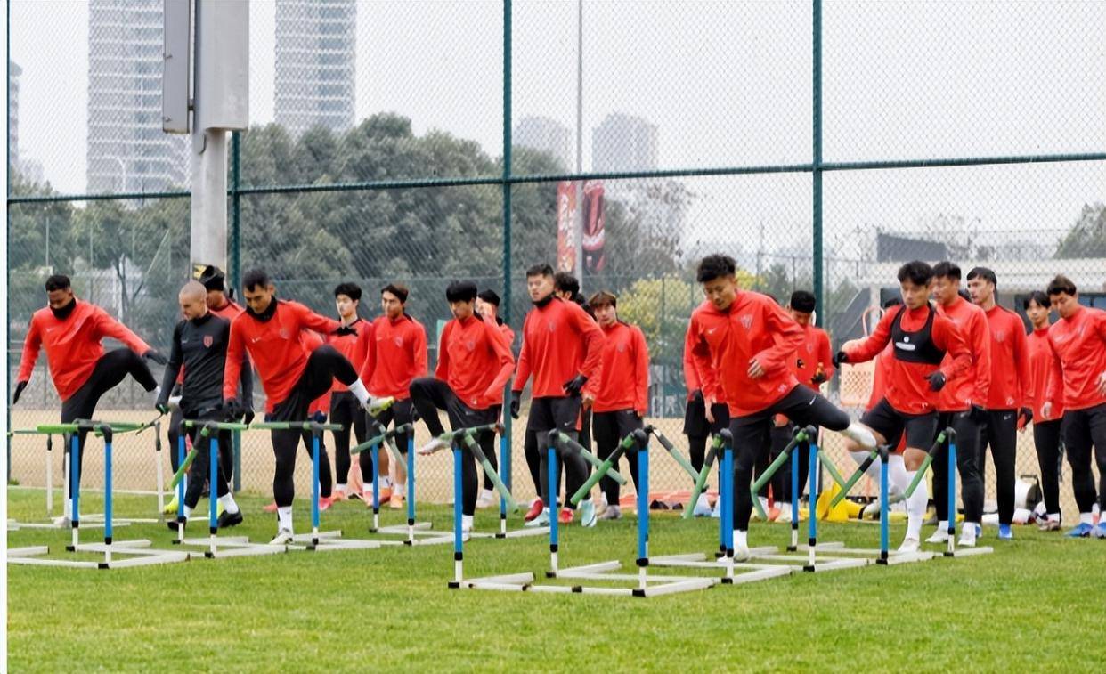 亚冠新规引发连锁反应！成都蓉城遭重创足球规则陷阱何时休？必威官方网站- Betw