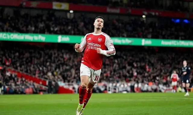 阿森纳4球大胜晋级足总杯英超欧冠联赛多线