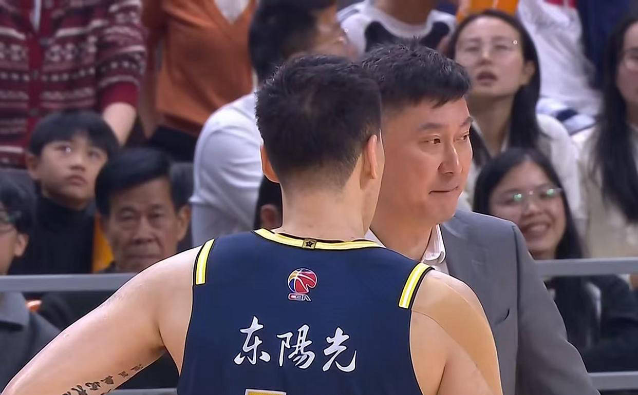 完胜麦基碾压怀NBA职业联赛中文官网__实时赛程比分+球队资讯特塞德！广东队或锁定NBA冠军中锋总决赛胜券在握