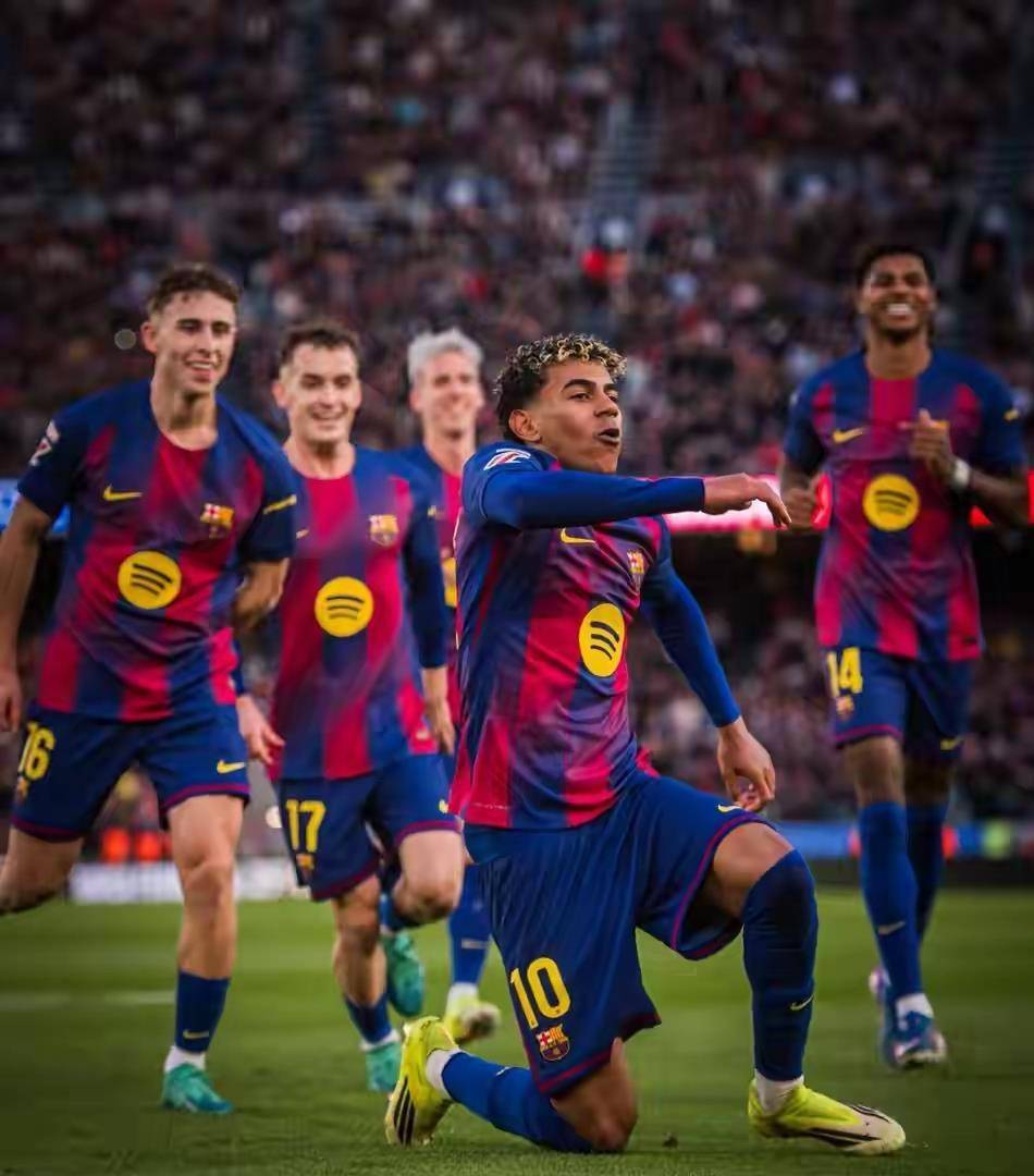 赛前仅排名第15位的赫罗纳队2-1绝杀巴塞罗那西甲最新排名如下：皇马领先巴萨西班牙足球甲级联赛2分