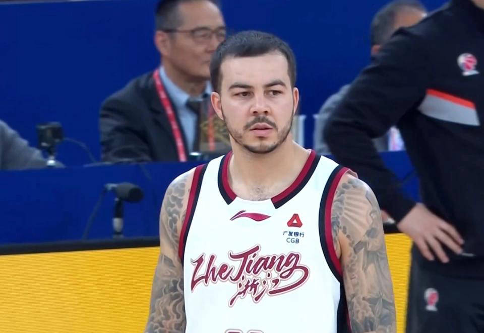 NBA职业联赛中文官网__实时赛程比分+球队资讯浙江男篮官方宣布外援约克返美陪妻子待