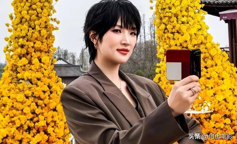 春节才过几天，姚安娜居然靠张艺谋意外火了一把，孟晚舟也没想到