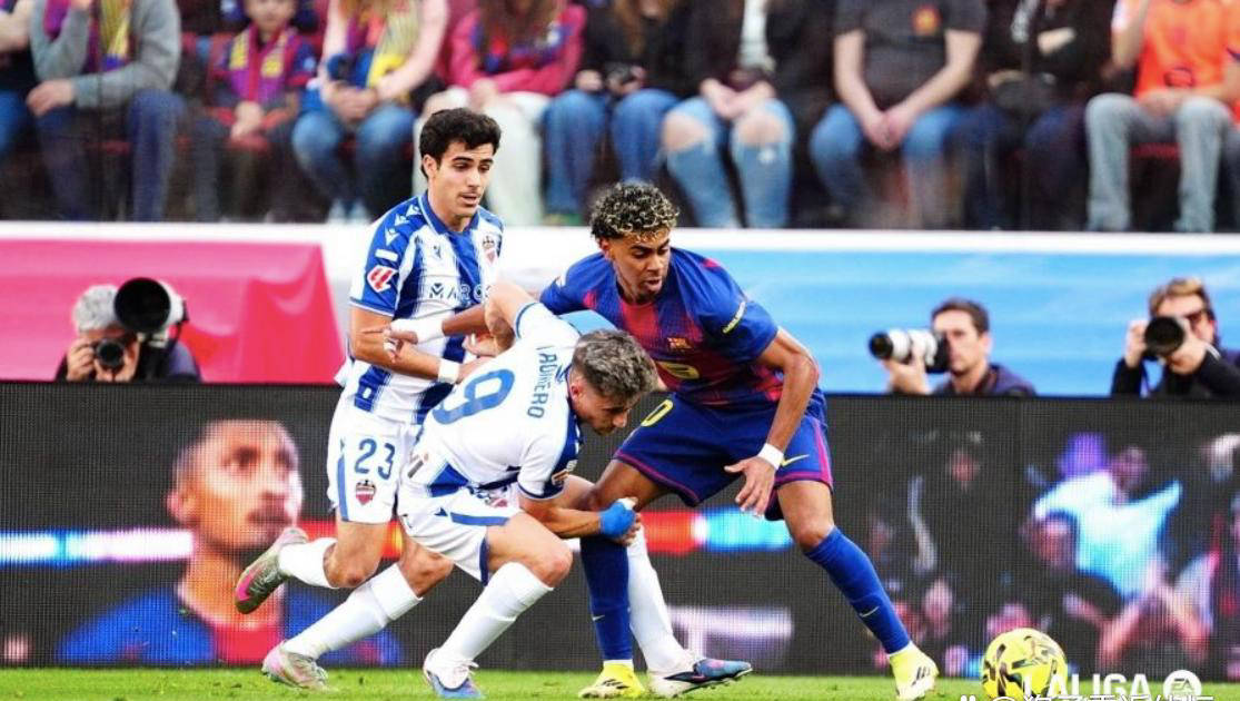 冠军争夺白热化！111亿豪门巴萨3-0完