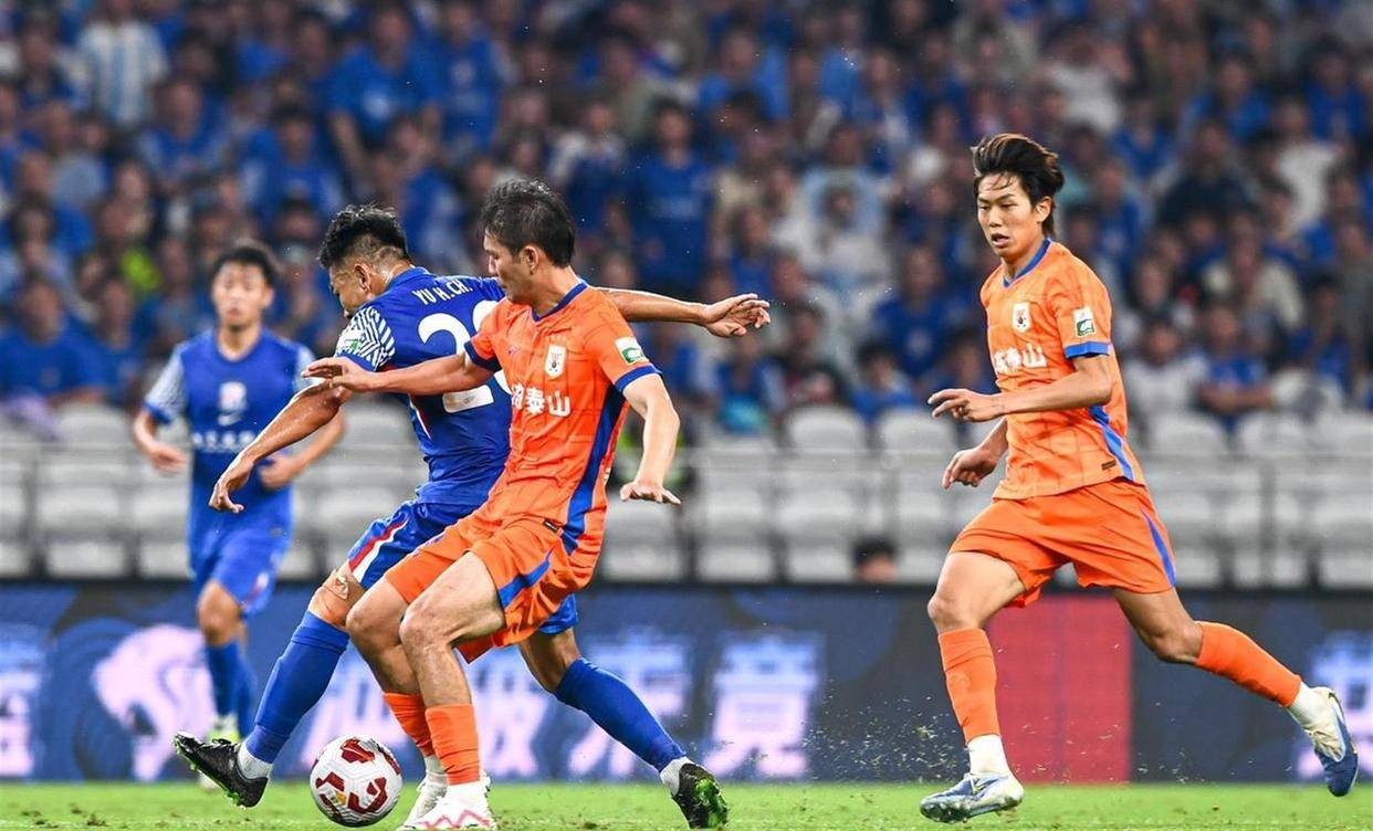 离谱！2比9惨败申花山东鲁能防线分开局+阵容磨合拉胯保三争一要成笑话？U23亚洲杯_U23亚洲杯直播_赛事直播LIVE