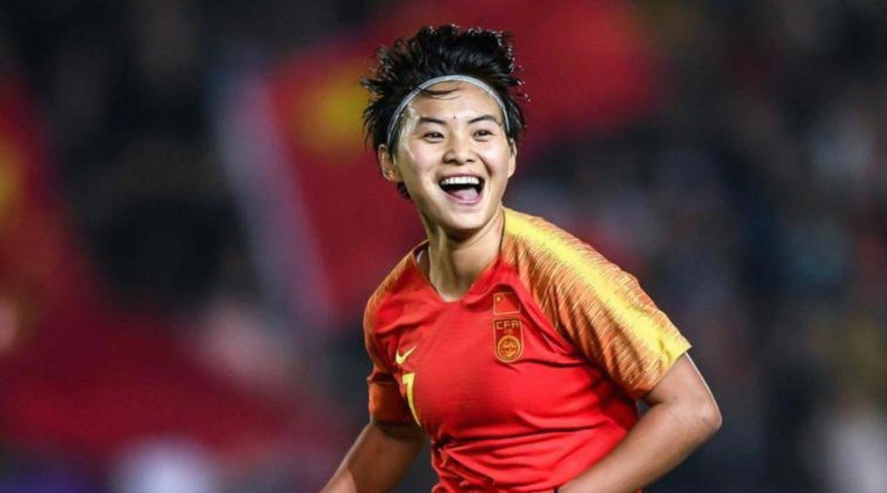王霜打进中国女足亚洲杯首球一记U23亚洲杯_U23直播_赛事直播LIVE右脚远射直挂死角展示了她顶着压力仍能定海神针的实力与担当