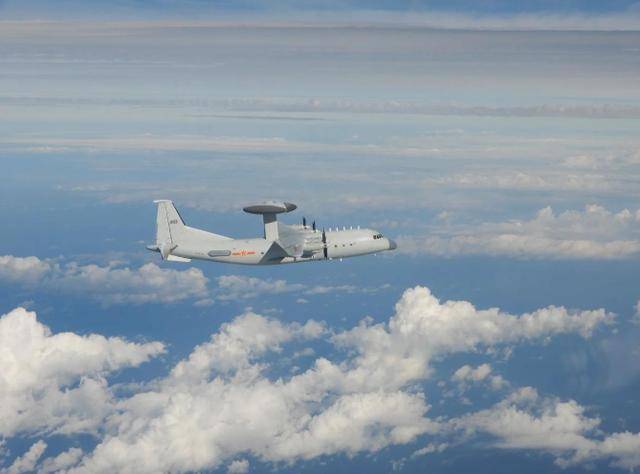 日本远程导弹瞄准上海?高市早已通告全球,解放军新增2大利器