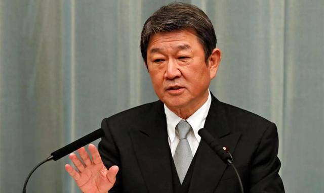 日本一通电话打给伊朗外长，要求释放被扣的日本公民，丢掉研发核武器的想法！