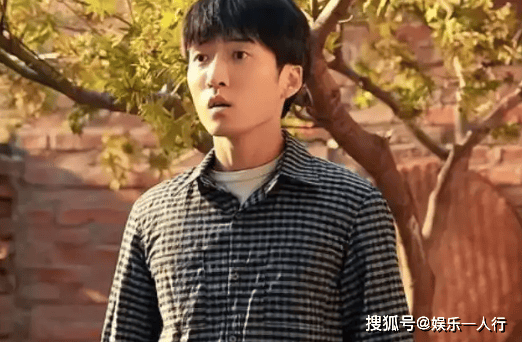 梅婷宠着、闫妮护着，长得不帅气却让大咖轮流作配，他是啥来头？凭啥成娱乐圈清流