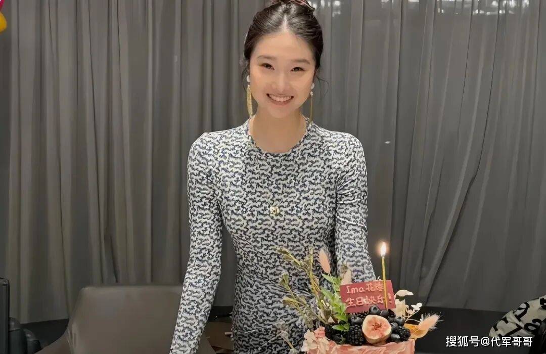 49岁马伊琍近况曝光!与文章离婚已经6年,如今17岁女儿比她还漂亮