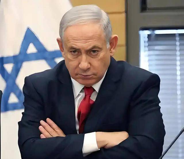 准备挑软柿子捏？伊朗还没打完，以色列突然调转矛头，在黎巴嫩展开地面行动