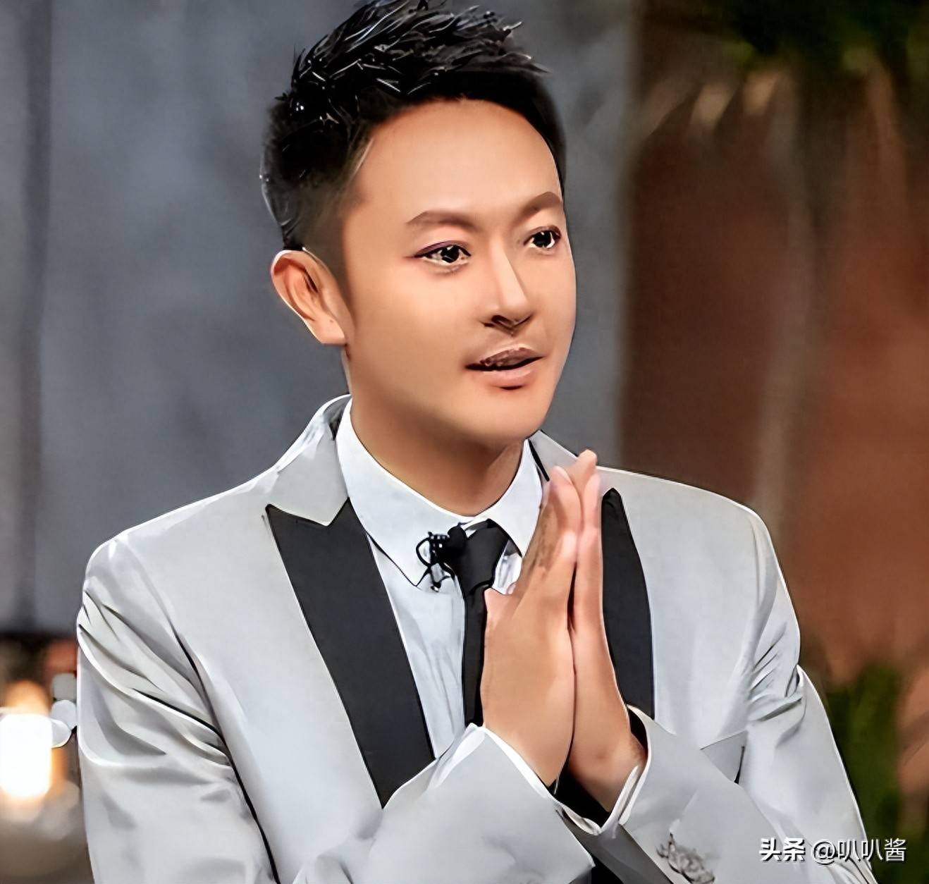 善恶终有报！“插刀教”背刺印小天14年如今的下场真是大快人心