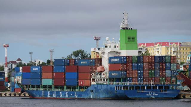 特朗普来华前夕，中国祭出两部重磅法规，针对美国先把规矩立起来