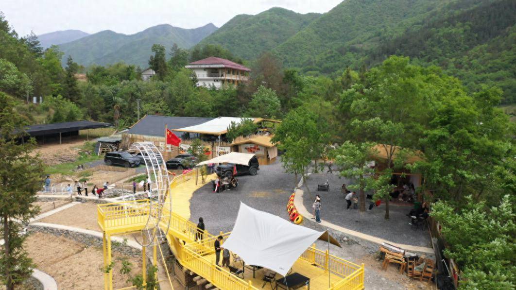 镇坪县：露营山谷成休闲打卡新热点