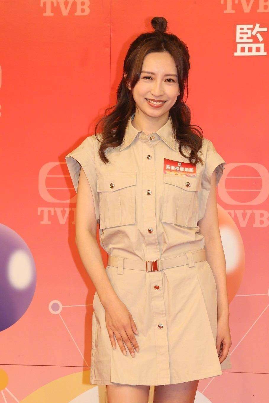 36岁视后为新剧自毁颜值！爆炸头+渔网装与62岁视帝互怼太上头-第1张图片-