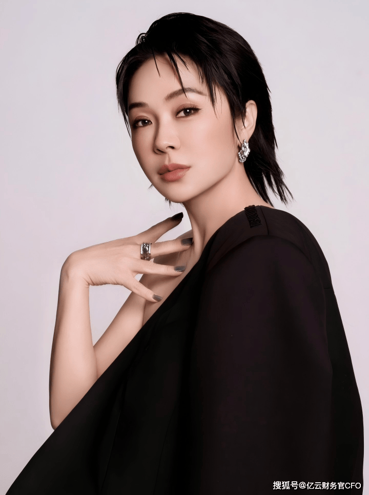 吃相太难看知名化妆师3年纳税仅1100元被查！