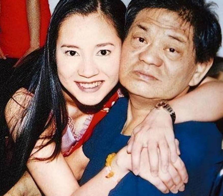 100多位情妇每年包养费上亿元9女同床比韦小宝的故事更精彩